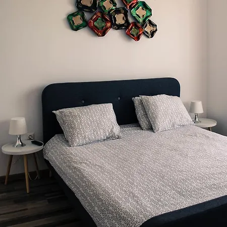 Apartament Purple 아파트 마마이아